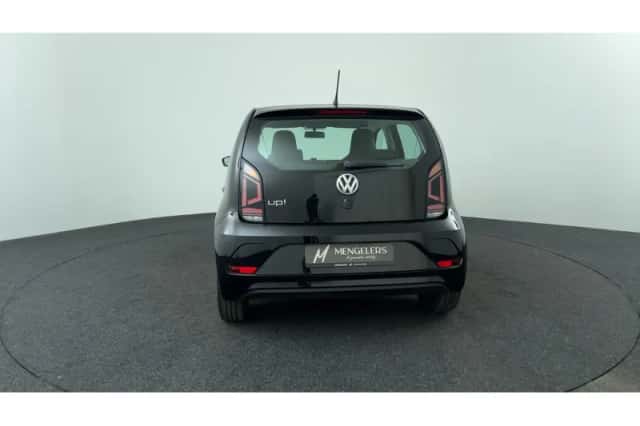 Volkswagen Up! (2019) thumbnail 4