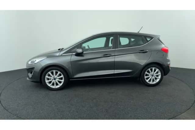 Ford Fiesta (2018) thumbnail 2