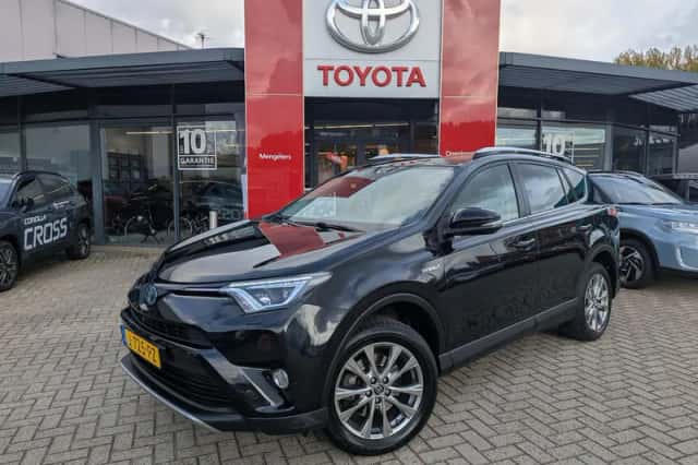 Toyota RAV4 (2017) thumbnail 2