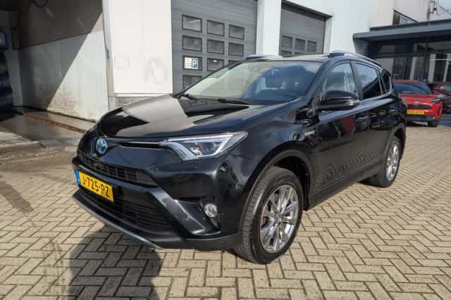Toyota RAV4 (2017) thumbnail 3