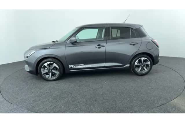 Suzuki Swift (2025) thumbnail 2