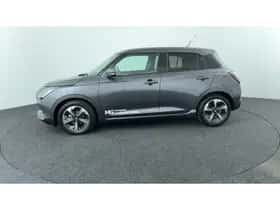 Suzuki Swift (2025) thumbnail 2