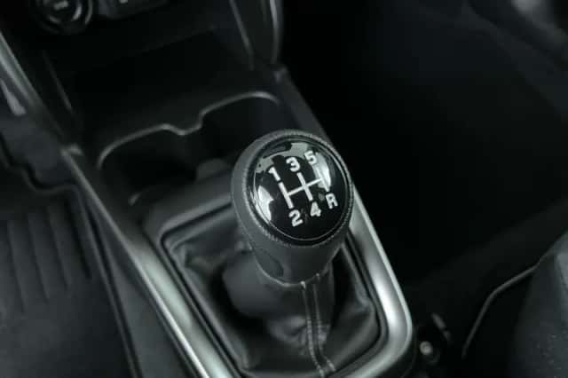 Suzuki Swift (2025) thumbnail 22