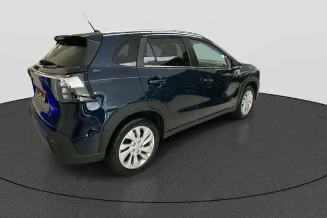 Suzuki S-Cross (2025) thumbnail 3