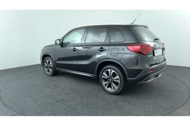 Suzuki Vitara (2022) thumbnail 3