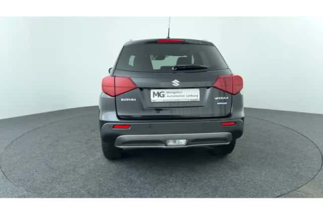 Suzuki Vitara (2022) thumbnail 4