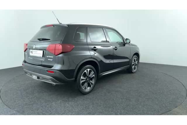 Suzuki Vitara (2022) thumbnail 5