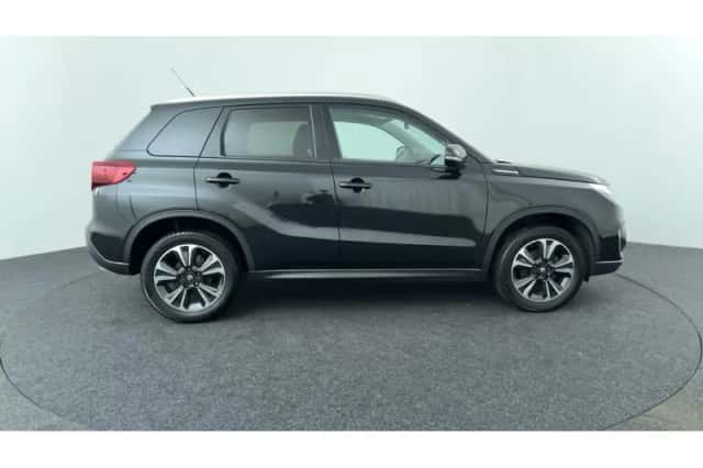 Suzuki Vitara (2022) thumbnail 6