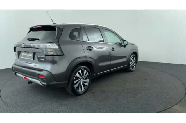 Suzuki S-Cross (2023) thumbnail 5