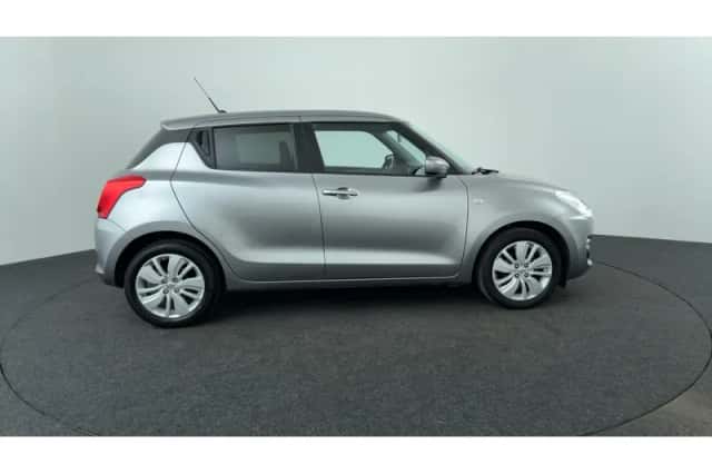 Suzuki Swift (2017) thumbnail 6