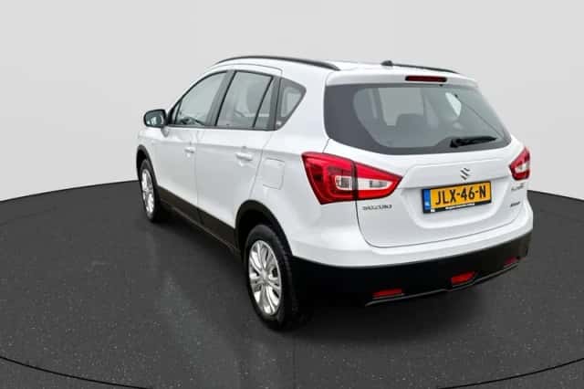 Suzuki S-Cross (2021) thumbnail 3