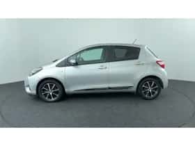 Toyota Yaris (2018) thumbnail 2