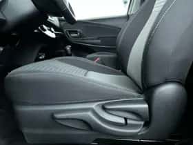 Toyota Yaris (2018) thumbnail 13