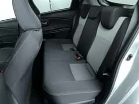 Toyota Yaris (2018) thumbnail 23