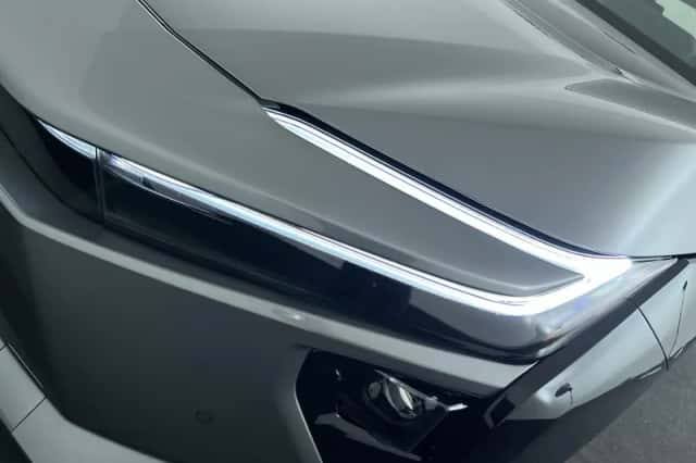 Toyota bZ4X (2025) thumbnail 9