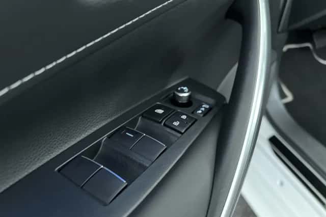 Toyota Corolla (2025) thumbnail 12
