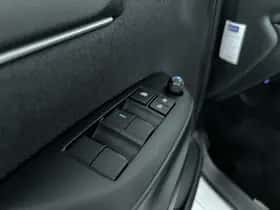 Toyota Yaris (2023) thumbnail 12