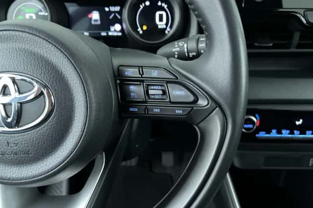 Toyota Yaris (2023) thumbnail 16