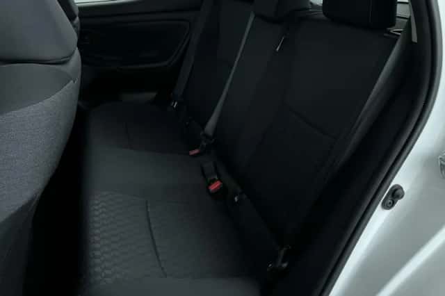 Toyota Yaris (2023) thumbnail 23