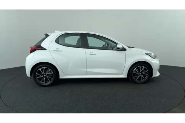 Toyota Yaris (2023) thumbnail 6