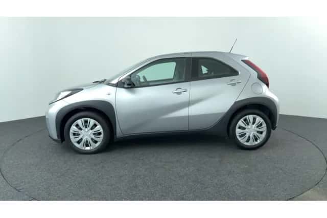 Toyota Aygo X (2022) thumbnail 2