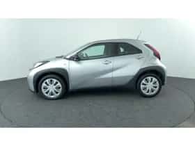 Toyota Aygo X (2022) thumbnail 2