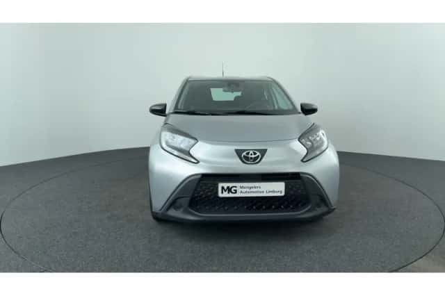 Toyota Aygo X (2022) thumbnail 8