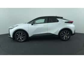 Toyota C-HR (2025) thumbnail 2