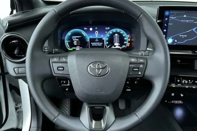 Toyota C-HR (2025) thumbnail 14