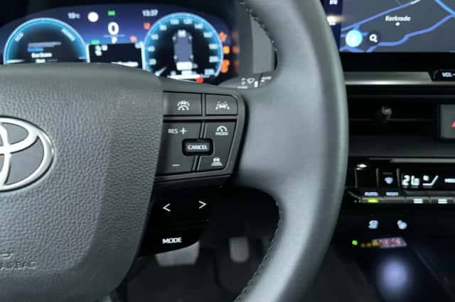 Toyota C-HR (2025) thumbnail 16
