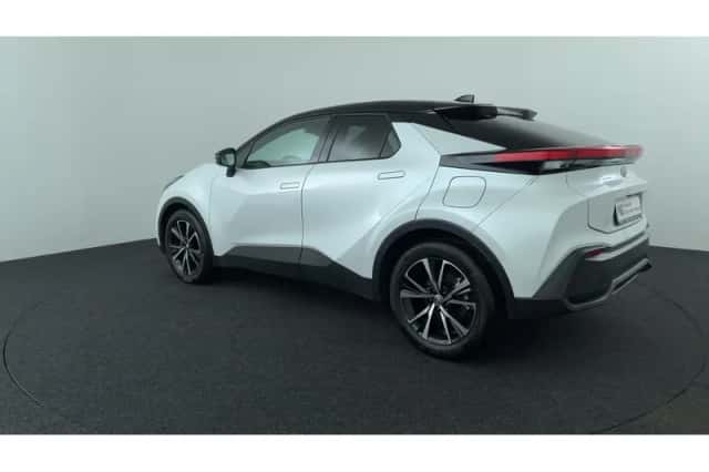 Toyota C-HR (2025) thumbnail 3