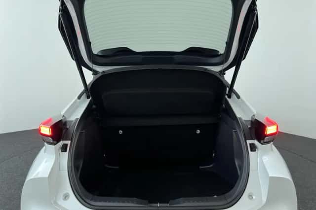 Toyota C-HR (2025) thumbnail 26