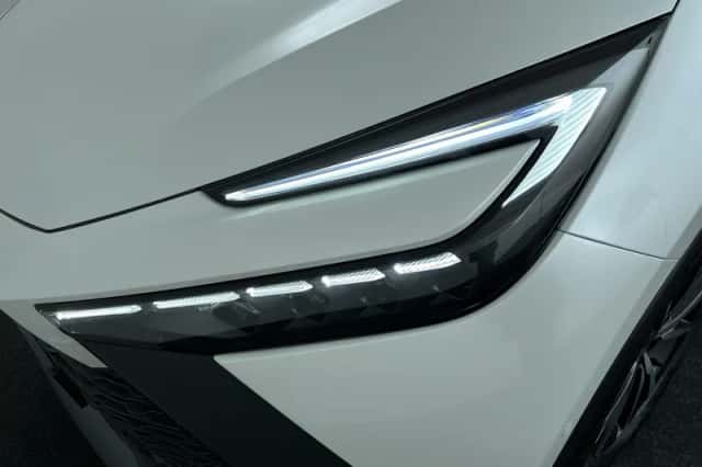 Toyota C-HR (2025) thumbnail 9