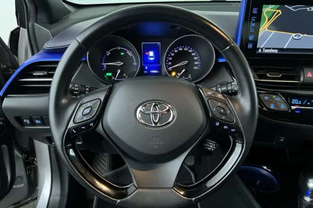 Toyota C-HR (2017) thumbnail 14
