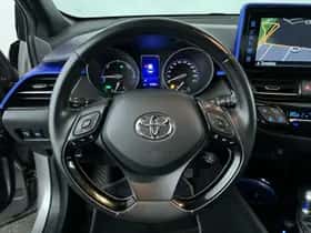 Toyota C-HR (2017) thumbnail 14