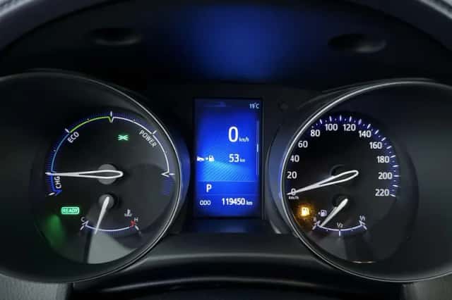 Toyota C-HR (2017) thumbnail 17
