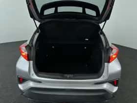 Toyota C-HR (2017) thumbnail 26