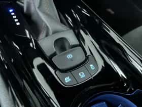 Toyota C-HR (2023) thumbnail 23
