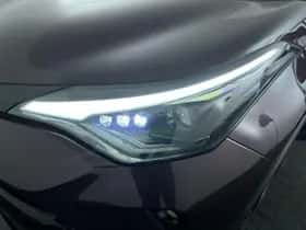 Toyota C-HR (2023) thumbnail 9