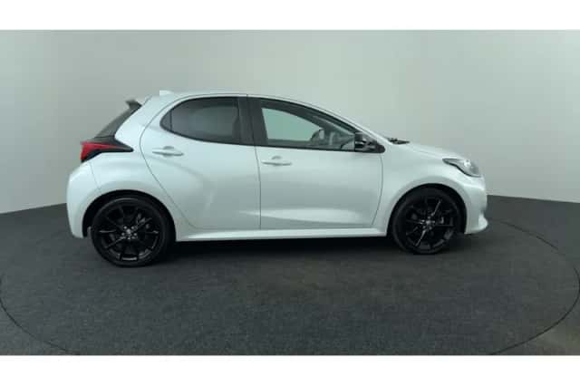 Toyota Yaris (2022) thumbnail 6