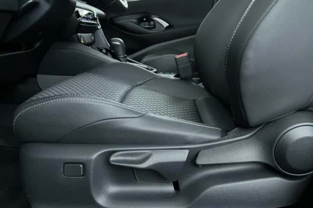Toyota Yaris (2025) thumbnail 13