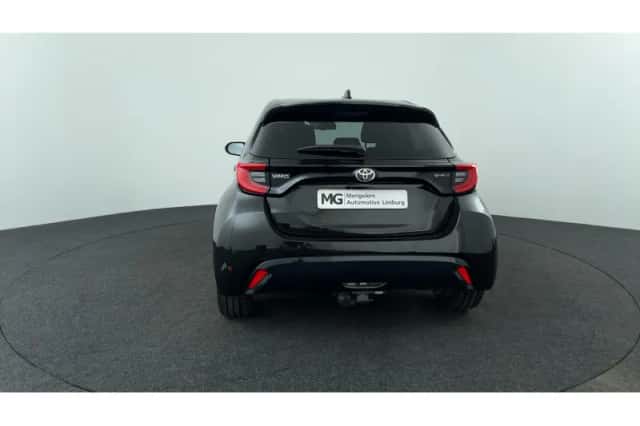 Toyota Yaris (2025) thumbnail 4