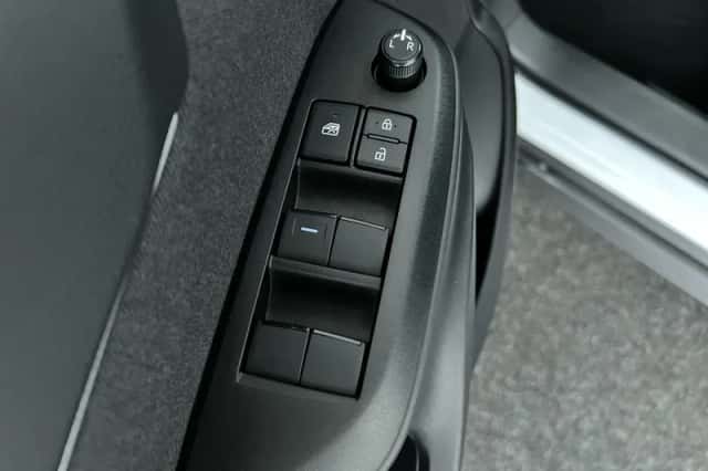 Toyota Yaris Cross (2025) thumbnail 12