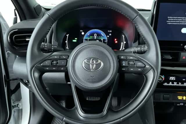 Toyota Yaris Cross (2025) thumbnail 14
