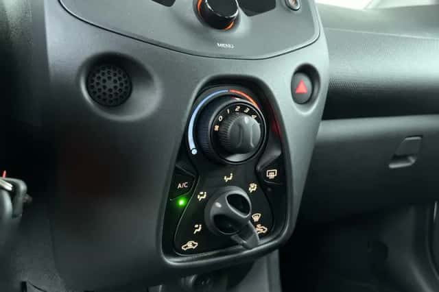 Toyota Aygo (2021) thumbnail 18