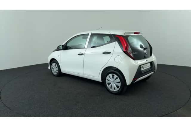 Toyota Aygo (2021) thumbnail 3