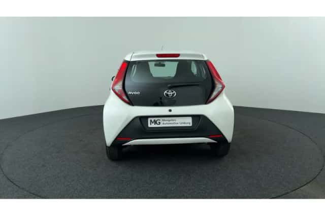 Toyota Aygo (2021) thumbnail 4