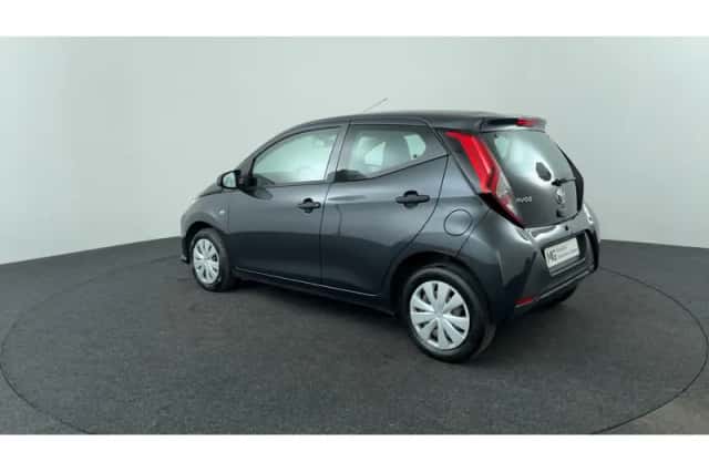 Toyota Aygo (2021) thumbnail 3