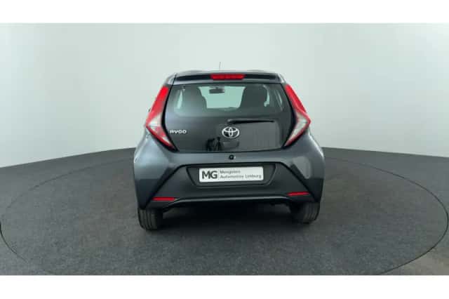 Toyota Aygo (2021) thumbnail 4