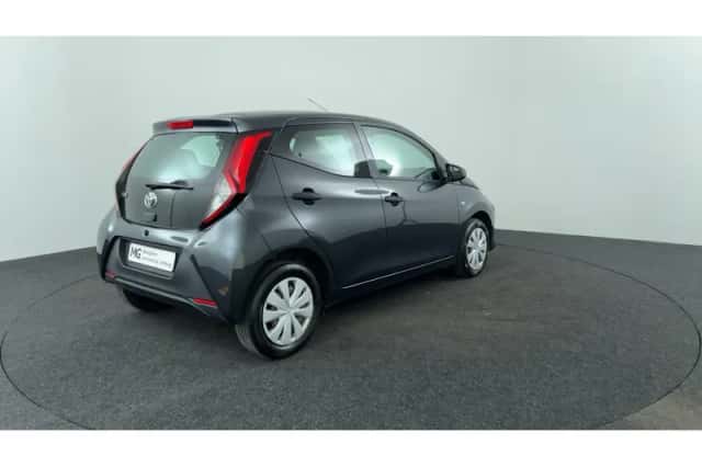 Toyota Aygo (2021) thumbnail 5